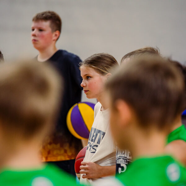 Kā apspēlēt aizsargu?