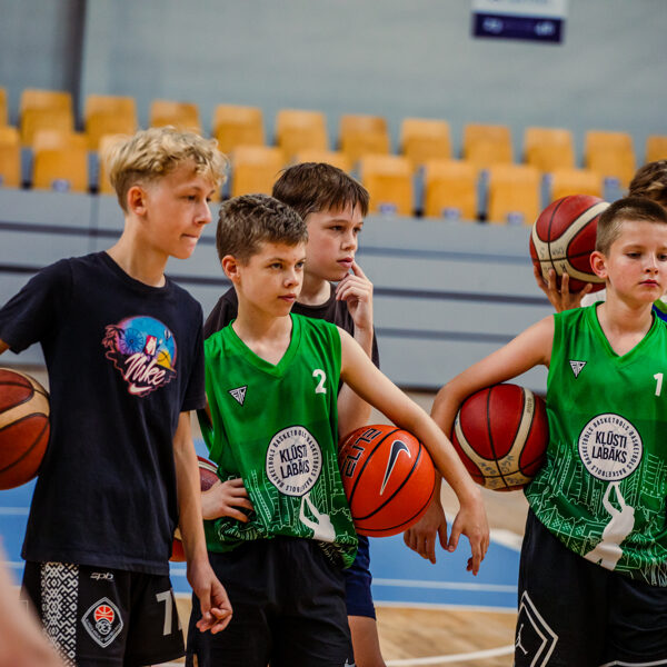 Kā apspēlēt aizsargu?