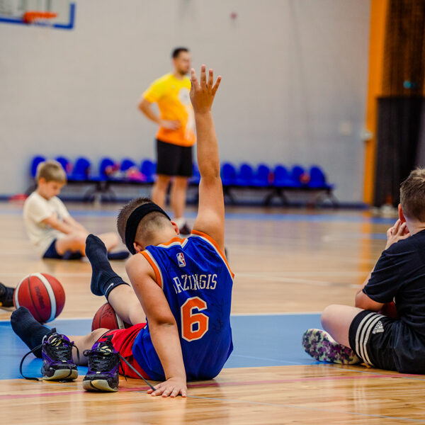 Kā apspēlēt aizsargu?