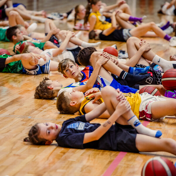 Kā apspēlēt aizsargu?