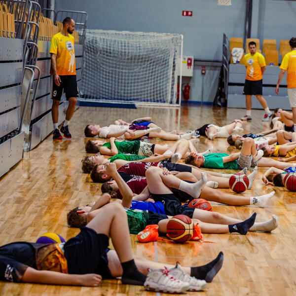 Kā apspēlēt aizsargu?