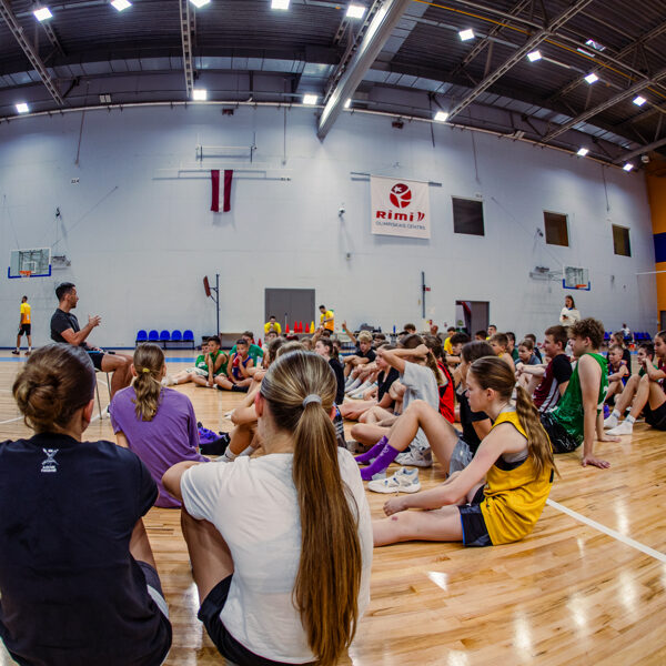 Kā apspēlēt aizsargu?