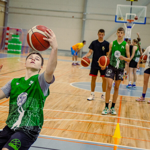 Kā apspēlēt aizsargu?