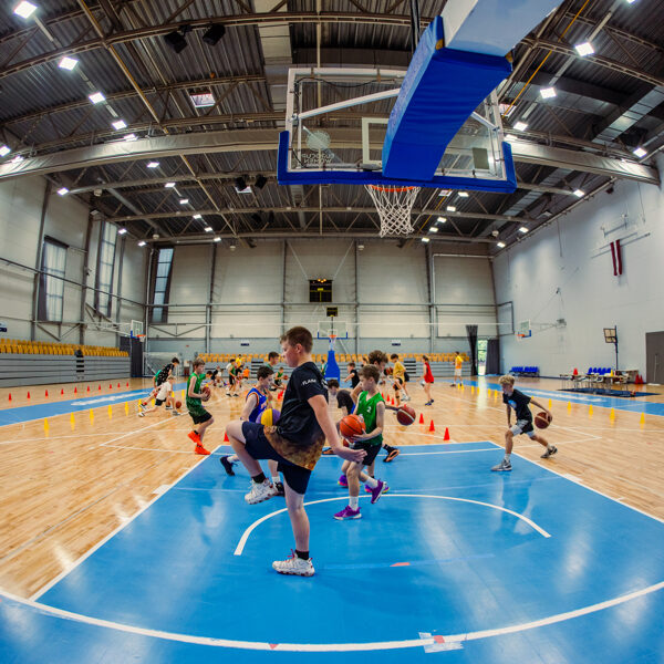 Kā apspēlēt aizsargu?