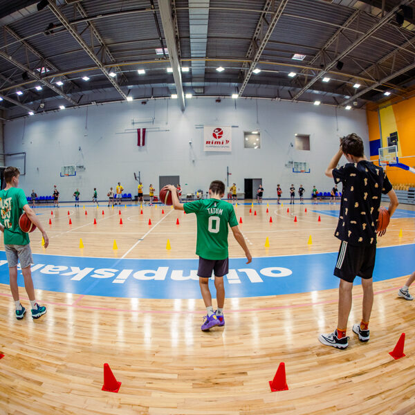 Kā apspēlēt aizsargu?