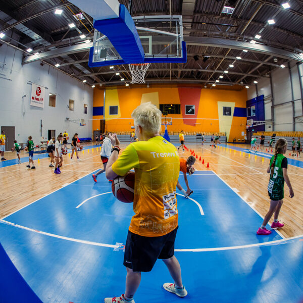 Kā apspēlēt aizsargu?