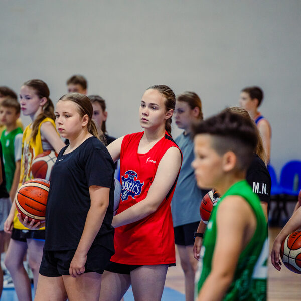 Kā apspēlēt aizsargu?