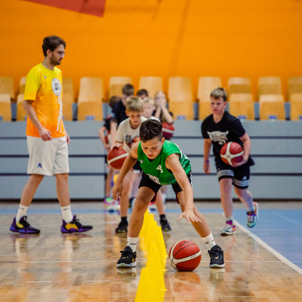 Kā apspēlēt aizsargu?