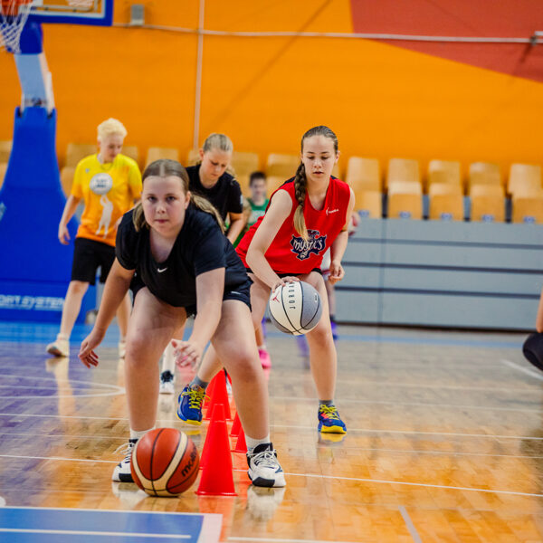 Kā apspēlēt aizsargu?