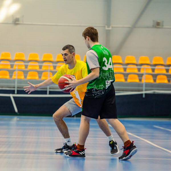 Kā apspēlēt aizsargu?