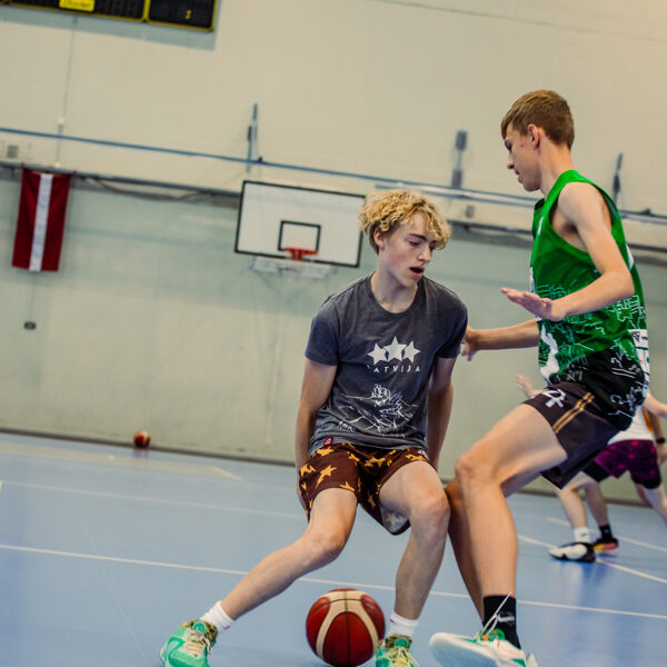 Kā apspēlēt aizsargu?