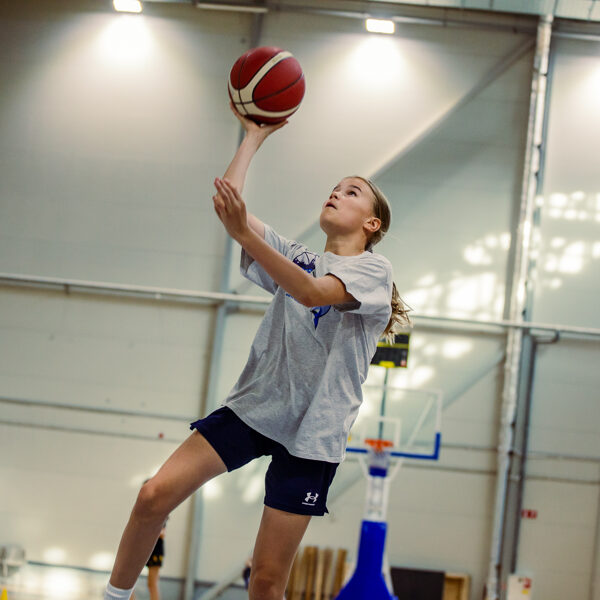 Kā apspēlēt aizsargu?