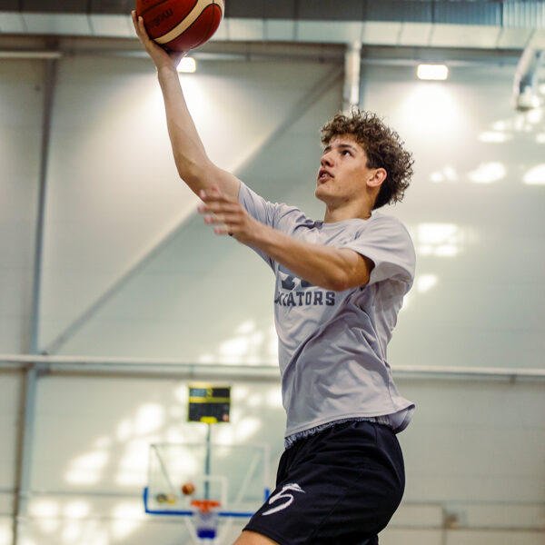 Kā apspēlēt aizsargu?