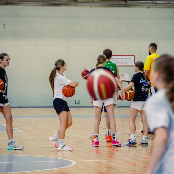 Kā apspēlēt aizsargu?