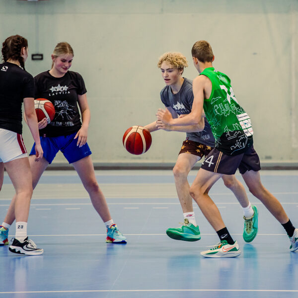 Kā apspēlēt aizsargu?