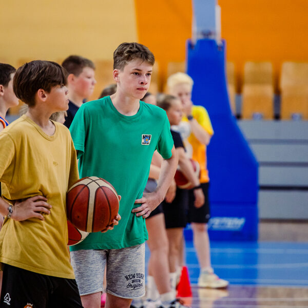 Kā apspēlēt aizsargu?