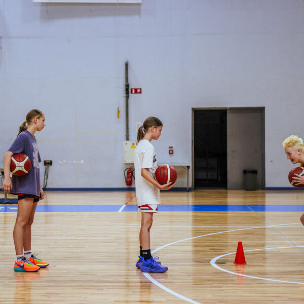 Kā apspēlēt aizsargu?