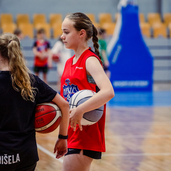 Kā apspēlēt aizsargu?