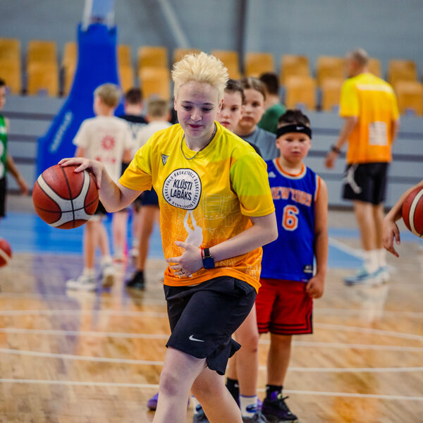 Kā apspēlēt aizsargu?