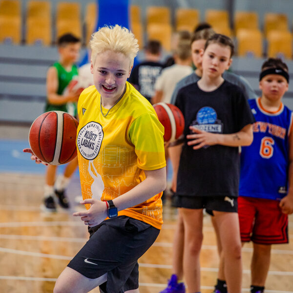 Kā apspēlēt aizsargu?