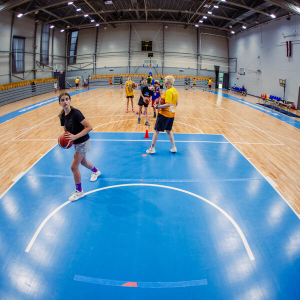 Kā apspēlēt aizsargu?