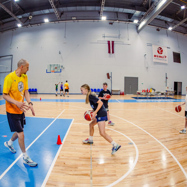 Kā apspēlēt aizsargu?