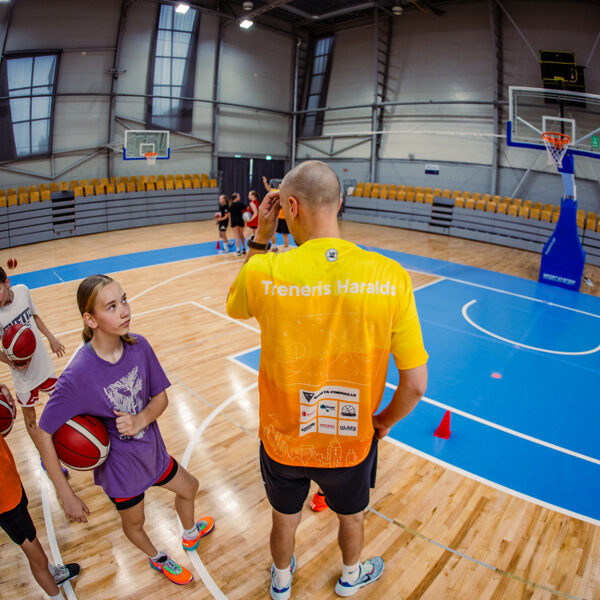 Kā apspēlēt aizsargu?