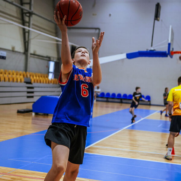 Kā apspēlēt aizsargu?