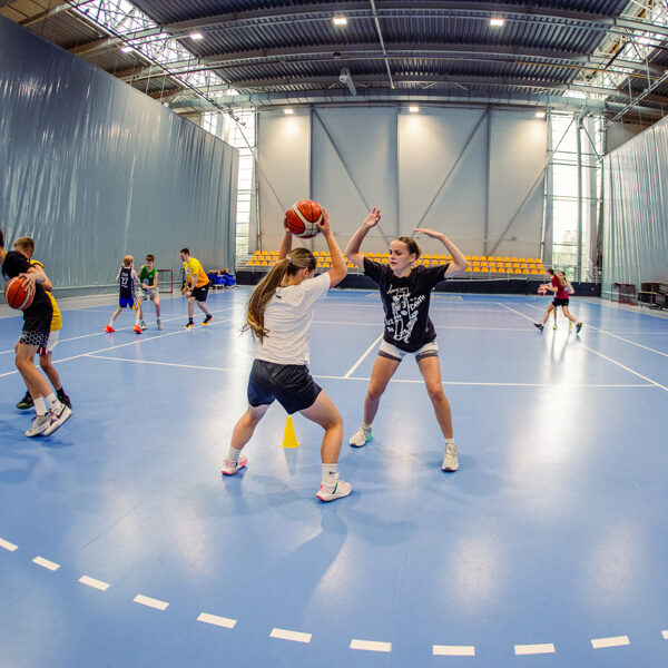 Kā apspēlēt aizsargu?