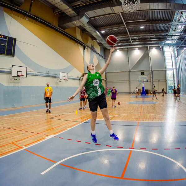 Kā apspēlēt aizsargu?