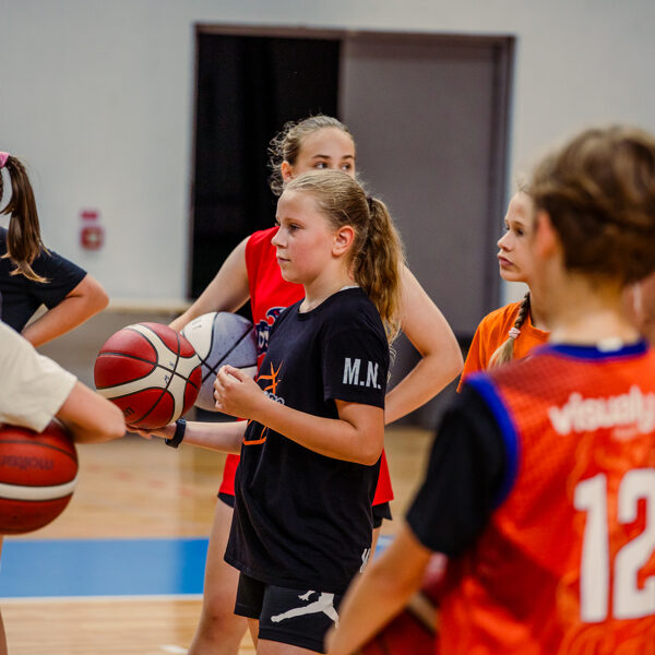 Kā apspēlēt aizsargu?