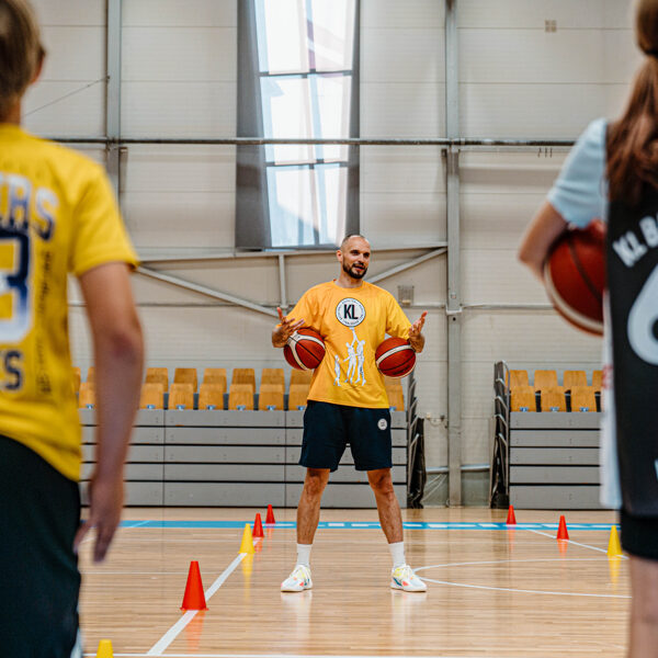 SKILL BASKETBOLA TRENIŅŠ + BALLZY BASKETBALL VIESIS - VEF RĪGA GALVENAIS TRENERIS MĀRTIŅŠ