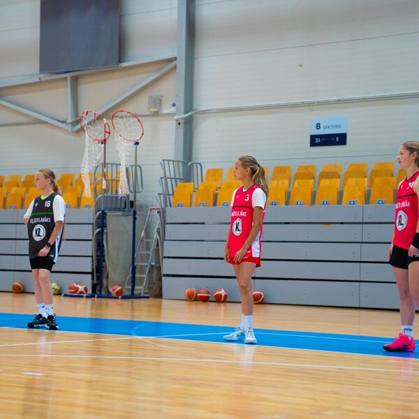 KĻŪSTI LABĀKS VASARAS BASKETBOLA TRENIŅI BĒRNIEM