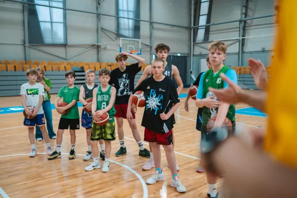Basketbola treniņš ar Kļūsti Labāks 2025