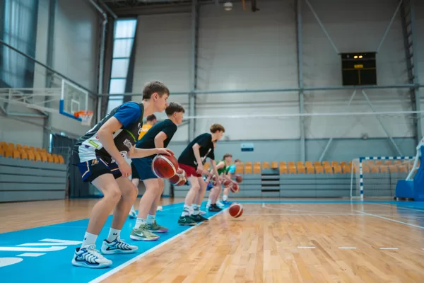 Basketbola treniņš ar Kļūsti Labāks 2025