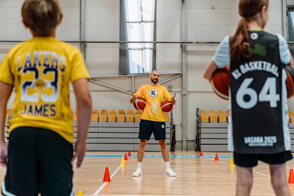 SKILL BASKETBOLA TRENIŅŠ + BALLZY BASKETBALL VIESIS - VEF RĪGA GALVENAIS TRENERIS MĀRTIŅŠ 
