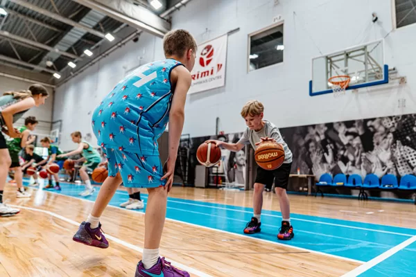 SKILL BASKETBOLA TRENIŅŠ + BALLZY BASKETBALL VIESIS - VEF RĪGA GALVENAIS TRENERIS MĀRTIŅŠ 