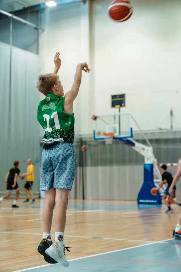 SKILL BASKETBOLA TRENIŅŠ + BALLZY BASKETBALL VIESIS - VEF RĪGA GALVENAIS TRENERIS MĀRTIŅŠ 