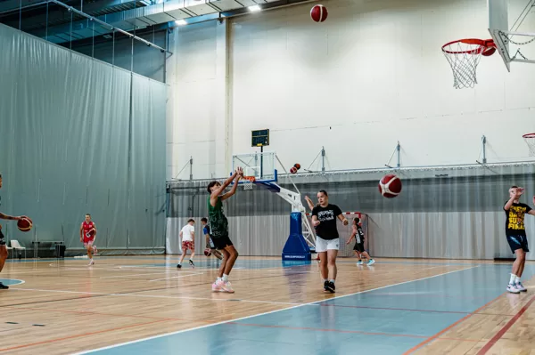 SKILL BASKETBOLA TRENIŅŠ + BALLZY BASKETBALL VIESIS - VEF RĪGA GALVENAIS TRENERIS MĀRTIŅŠ 