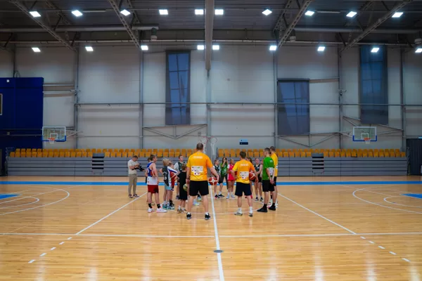 KĻŪSTI LABĀKS VASARAS BASKETBOLA TRENIŅI BĒRNIEM