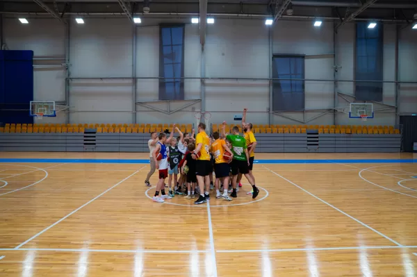 KĻŪSTI LABĀKS VASARAS BASKETBOLA TRENIŅI BĒRNIEM