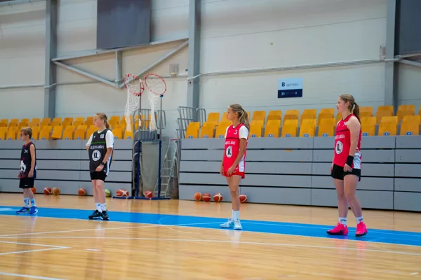 KĻŪSTI LABĀKS VASARAS BASKETBOLA TRENIŅI BĒRNIEM