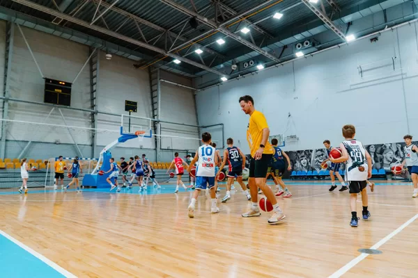 Kļūsti Labāks vasara 2025 - noslēdzošais basketbola treniņš Rimi Olimpiskajā centrā