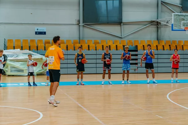 Kļūsti Labāks vasara 2025 - noslēdzošais basketbola treniņš Rimi Olimpiskajā centrā